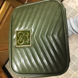 COPY - Itzy Ritzy Chelsea crossbody diaper bag